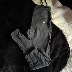 SOLD. Nike Women’s Epic Luxe Running Leggings - Size Small